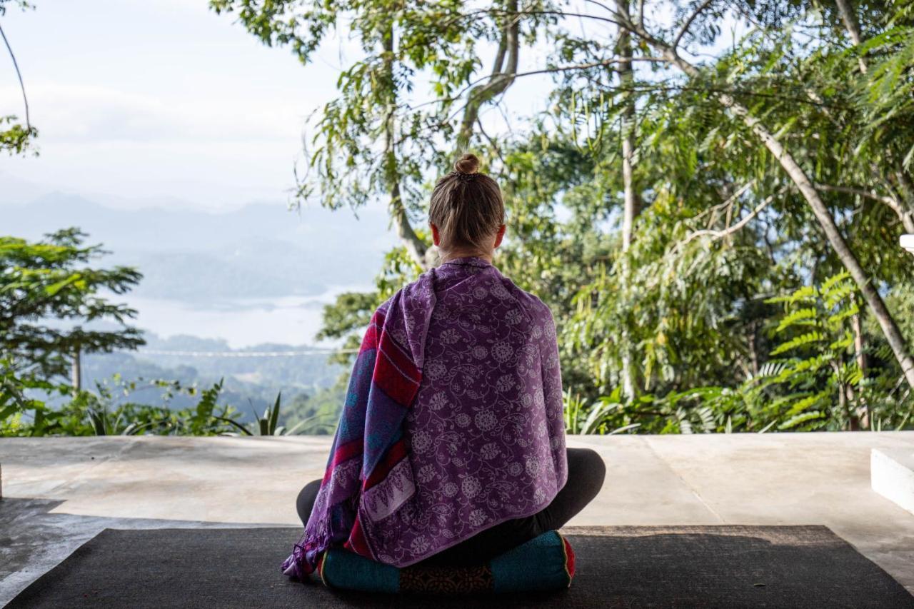 Отель Welikande Yoga Retreats Дигана Экстерьер фото